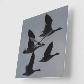 Horloge Carrée Oies B46 canadiennes en vol (Angle)