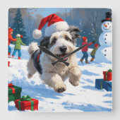 Horloge Carrée Old English Sheepdog Running in Snow Christmas Cas (Recto)