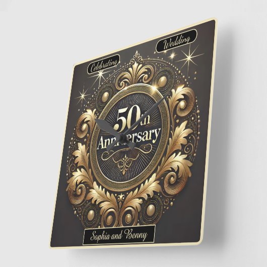 Horloge Carrée Or Orné : Chef-d'œuvre du 50e Anniversaire (Angle)