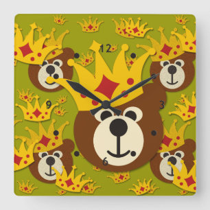 Horloge Carrée Ours en peluche souriant avec couronne
