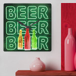 Horloge Carrée Panneau de bières LED néon vert émeraude<br><div class="desc">horloge murale carré imprimée avec panneau de barre d'aspect néon. Le design a des bouteilles de bière colorées et est écrit avec le mot BEER dans l'éclairage à LED. Il a une palette de couleurs vert émeraude,  vert citron,  rouge et ambre. Parcourez notre magasin pour trouver d'autres couleurs.</div>