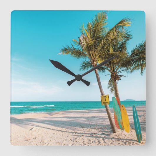 Horloge Carrée Panneaux de surf sur la plage lancer oreiller (Recto)