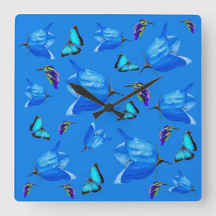 Horloge Carrée Papillons bleus, martins-pêcheurs et fleurs de clo