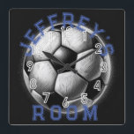 Horloge Carrée Pastel Dessin noir blanc balle de soccer Personnal<br><div class="desc">Pastel Dessin noir blanc balle de soccer Personnaliser</div>