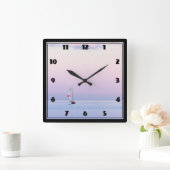 Horloge Carrée Pastel seascape with a sailboat (Maison)