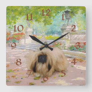 Horloge Carrée Pékinois miel dans un cadre floral