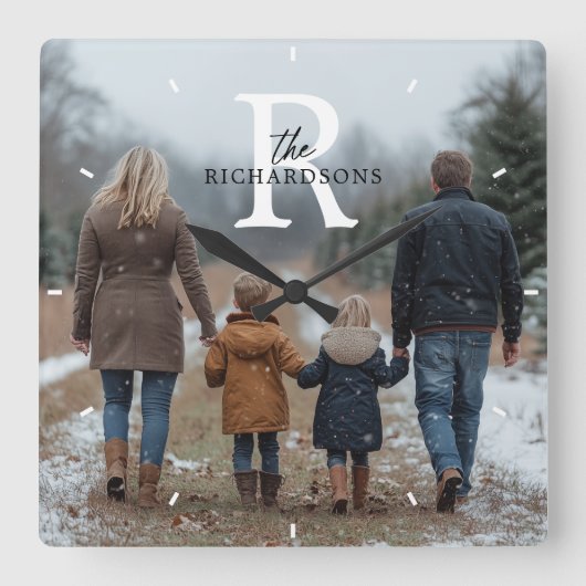 Horloge Carrée Personalized Minimalist Monogram Name Family Photo (Recto)