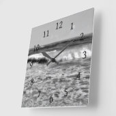 Horloge Carrée Photo de l'océan noir et blanc 177 (Angle)
