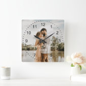 Horloge Carrée photo de mariage élégant avec chiffres noirs (Maison)