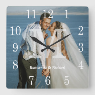 Horloge Carrée Photo de mariage personnalisé avec monogramme et n