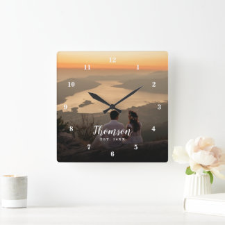 Horloge Carrée Photo de mariage personnalisée Monogrammé