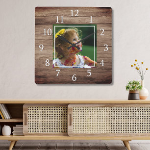 Horloge Carrée Photo personnalisée Russe Barn Wood