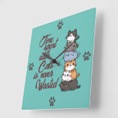 Horloge Carrée Pile De Chats, Temps Passé Avec Des Chats (Angle)