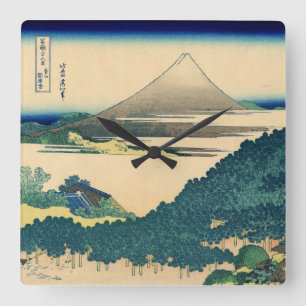 Horloge Carrée Pin de coussin chez Aoyama