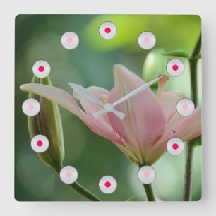 Horloge Carrée Pink Lily par Shirley Taylor