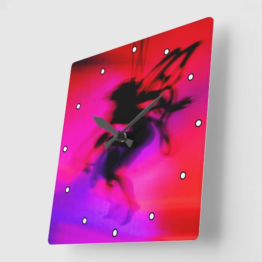 Horloge Carrée Pixie Danse en rose avec des points (Angle)