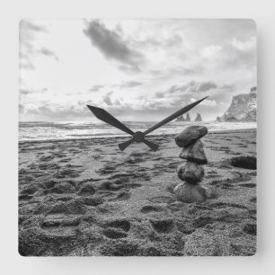 Horloge Carrée Plage de Reynisfjara Cairn