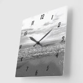 Horloge Carrée Plage Océan Mer Abstrait Noir Blanc Simple Scéniqu (Angle)