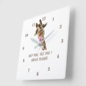 Horloge Carrée Playful Giraffe Tongue Out Wall Clock Custom (Angle)