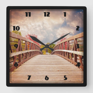 Horloge Carrée Pont rustique en bois dans le pays