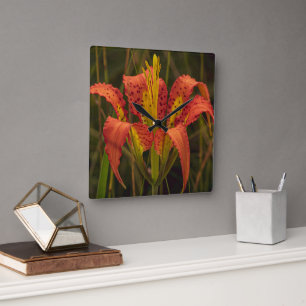 Horloge Carrée Porte-clés Premium "Pine Lily"