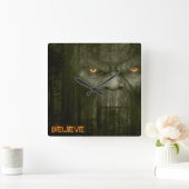 HORLOGE CARRÉE PORTRAIT DE SASQUATCH BIGFOOT (Maison)