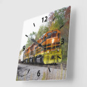 Horloge Carrée Powerful Diesel Engine Colorful Foliage Train (Angle)