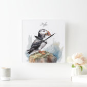 Horloge Carrée Puffin sur une aquarelle rocheuse, personnalisé (Maison)