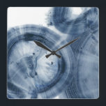 Horloge Carrée Quasars - cercles bleus noirs d'encre<br><div class="desc">Quasars IV par le harpiste d'Ethan. Concevez que des tonalités bleues noires d'encre d'utilisations pour créer des formes circulaires abstraites.</div>