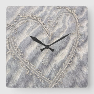 Horloge Carrée Quirky heart drawing in the square