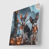 Horloge Carrée Rat Terrier Halloween Éffrayant (Angle)