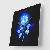 Horloge Carrée Rose bleue brûlante (Angle)