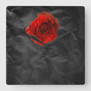 Horloge Carrée Rose rouge sur l'horloge murale noire