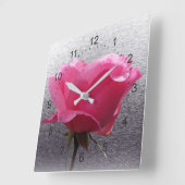 Horloge Carrée rose sur gris (Angle)