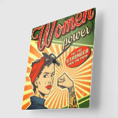 Horloge Carrée Rosie Riveter, Woman Power Retro Design (Angle)