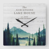 Horloge Carrée Rustic Lake House Thème | Nom de famille (Recto)