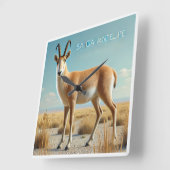 Horloge Carrée Saiga Antelope dans le désert (Angle)