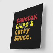 Horloge Carrée Saveloy, chips & Curry Sauce. (Angle)