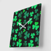Horloge Carrée Shamrock Clover Moderne tendance Noir et Vert (Angle)