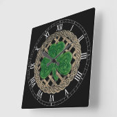 Horloge Carrée Shamrock noir & noeuds celtiques Numéros romains H (Angle)