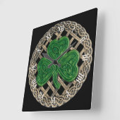 Horloge Carrée Shamrock noir & noeuds celtiques Numéros romains H (Angle)