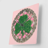 Horloge Carrée Shamrock rose & noeuds celtiques Numéros romains H (Angle)