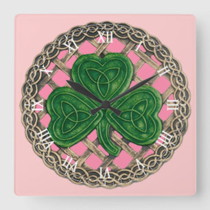 Horloge Carrée Shamrock rose & noeuds celtiques Numéros romains H