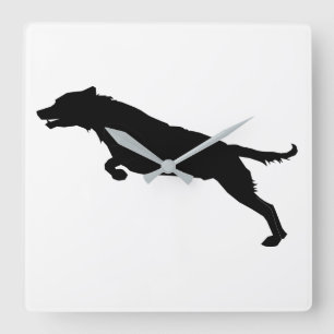 Horloge Carrée Silhouette de chien qui saute