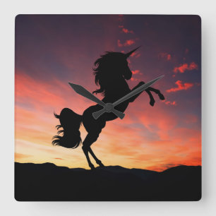 Horloge Carrée Silhouette de Licorne au Coucher du Soleil Lumière