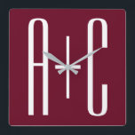 Horloge Carrée Simple Couples | White & Burgundy<br><div class="desc">Classy,  bold et moderne.</div>