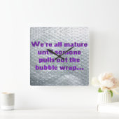 Horloge Carrée SlipperyJoe's Bubble Wrap pop drôle dire pur (Maison)