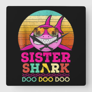 Horloge Carrée Soeur Shark Doo Doo Doo - Crazy Shark GIfts