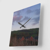 Horloge Carrée Soirée paisible à Newtown (Angle)