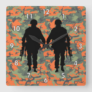 Horloge Carrée Soldat militaire / Silhouette guerrière avec Camo